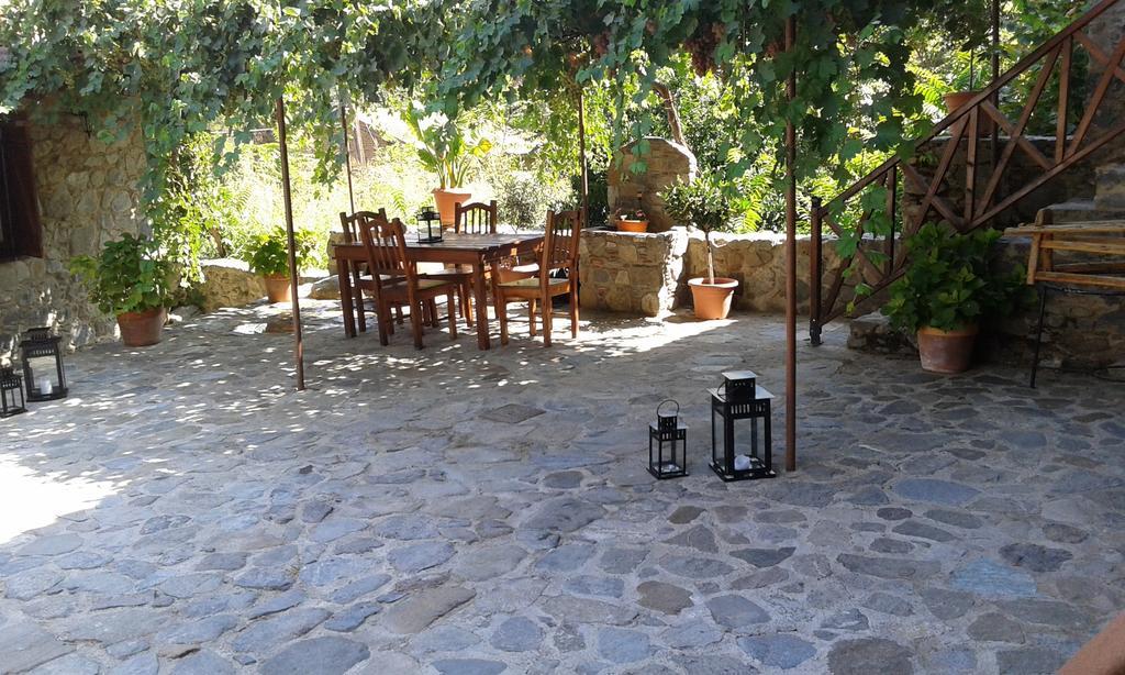 Xenis House Guest House Galata Bagian luar foto