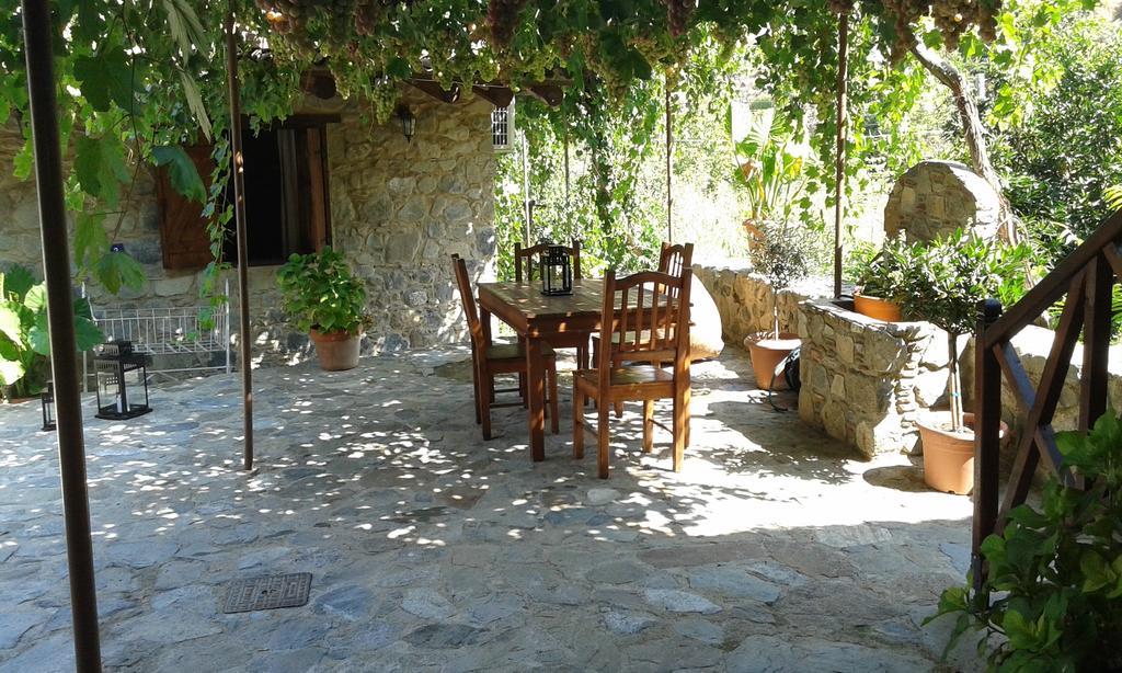 Xenis House Guest House Galata Bagian luar foto