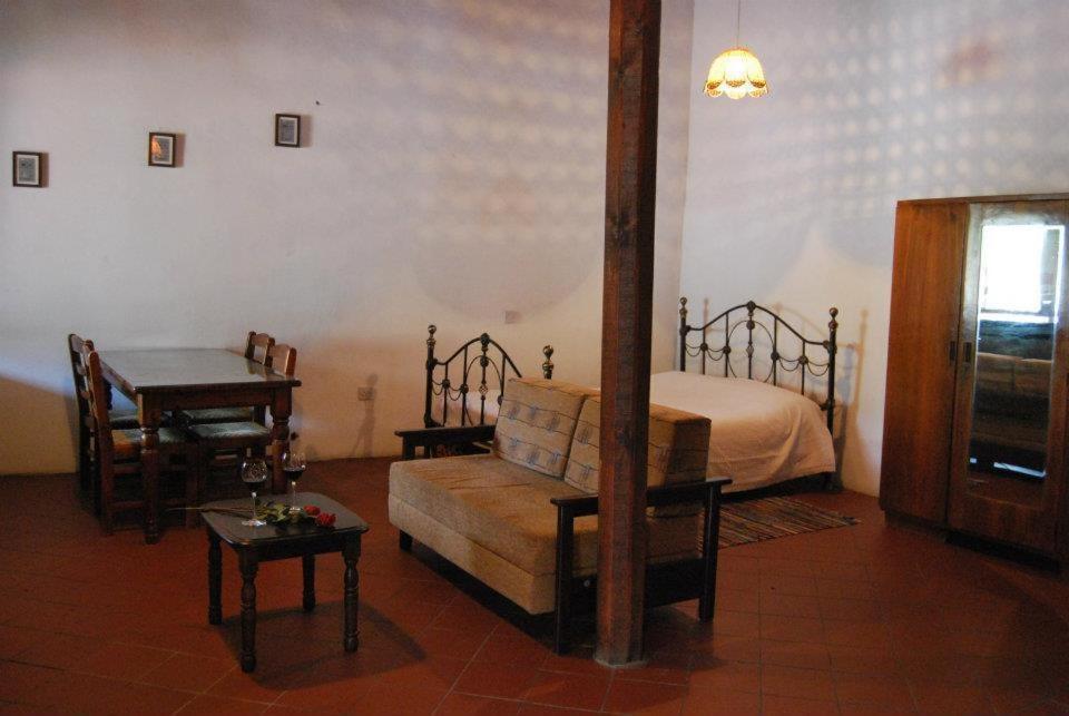 Xenis House Guest House Galata Ruang foto