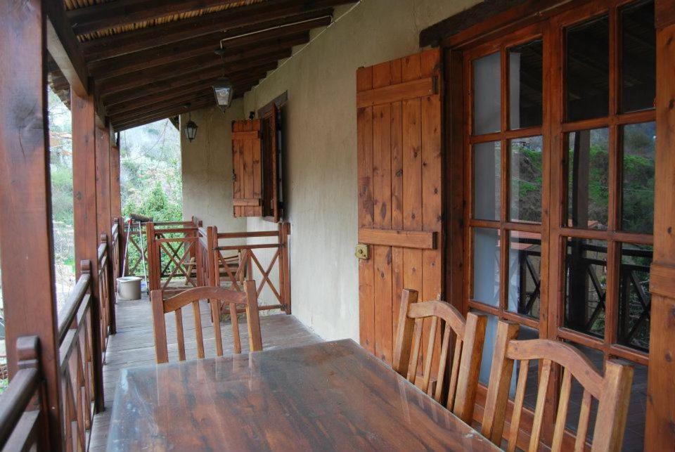 Xenis House Guest House Galata Bagian luar foto